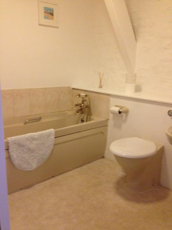 The Royal Oak Burford Bed & Breakfast Room photo