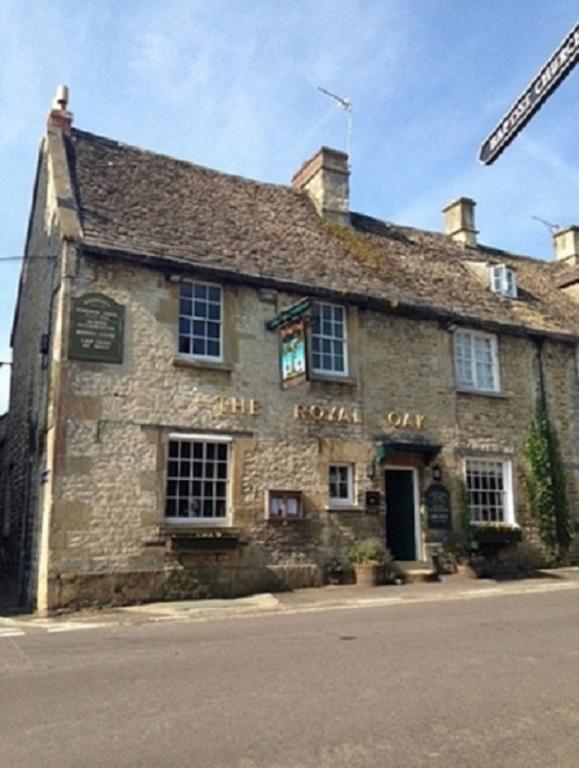 The Royal Oak Burford Bed & Breakfast Exterior photo